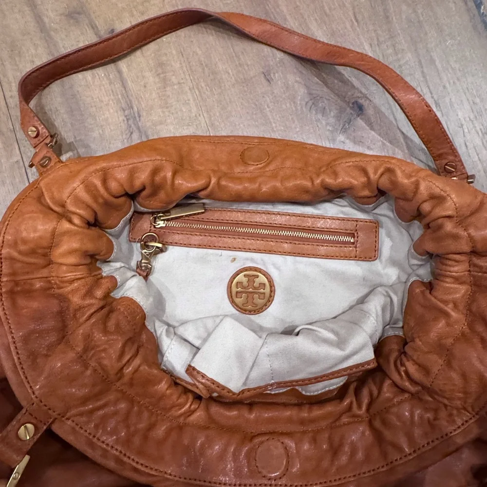 Tory Burch - Studded Tan Leather Tote Bag - Picture 4 of 5